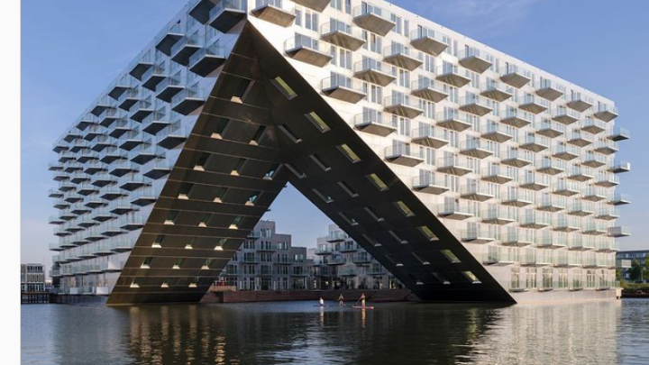 Συγκρότημα κατοικιών στο Αμστερνταμ πάνω στο νερό 